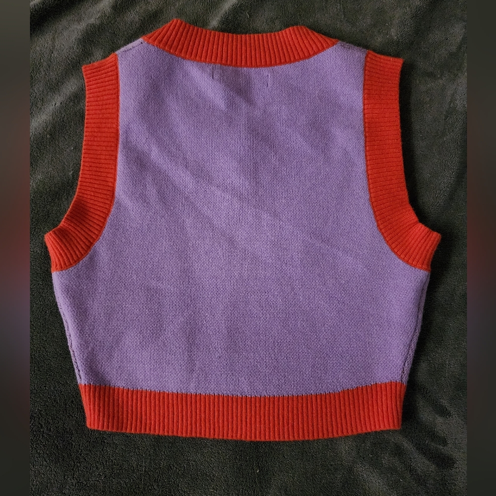 Urban Outfitters XS sweater tank top strawberry BNWOT - Picture 3 of 5